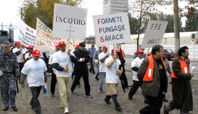 Mașinăria de privatizări a statului toacă zeci de milioane de lei de pomană - fotocoperta1-1462720369.jpg