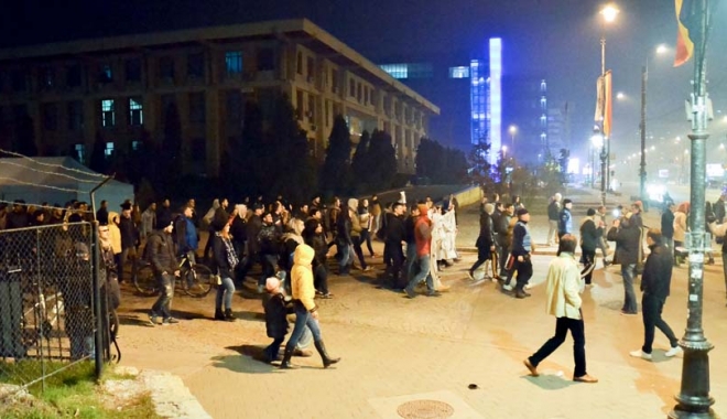 PROTESTE DE AMPLOARE LA CONSTANȚA. ANGAJAȚII OPC IES ÎN STRADĂ - fotodanlucamitingprotest1790-1465390696.jpg