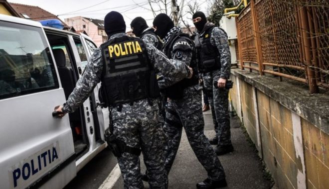 Cercetați pentru TRAFIC DE MINORI, PROXENETISM și deținere de DROGURI DE RISC - fotodeschidere1-1689870013.jpg
