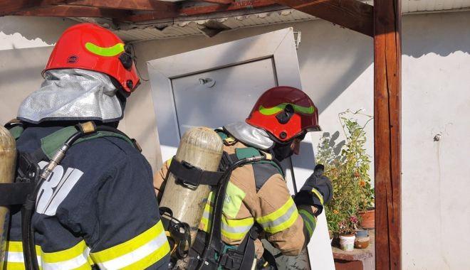 Intervenţie de urgenţă a ISU Constanţa! BUTELIE EXPLODATĂ, VICTIMĂ CU ARSURI!