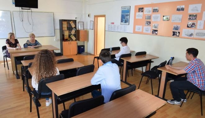 Mari emoții la examenul de bacalaureat. Astăzi încep probele scrise - fotofondbac1-1529844590.jpg