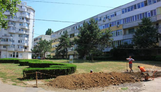 Constănțenii s-au trezit! Cum pot fi înfrânți rechinii imobiliari - fotofondbloc2-1456068294.jpg