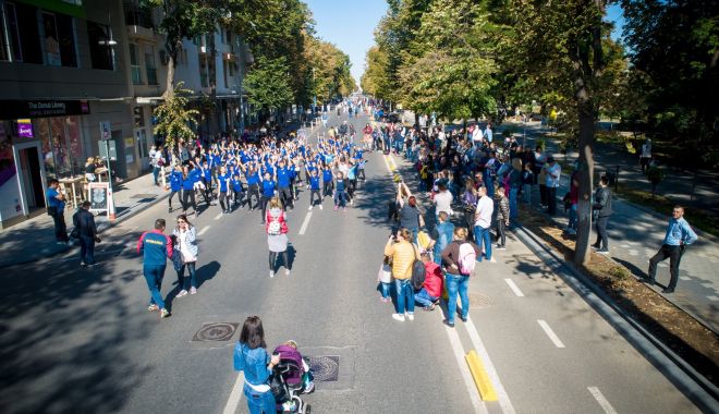 Bulevardul Tomis, pietonal în week-end. Constănțenii vor să respire aer curat! - fotofondbulevardultomis6-1579818994.jpg