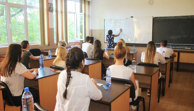 Milioane de euro pentru subvenții și ajutoare sociale. Bursele elevilor, mai la coadă! - fotofondburse-1541091424.jpg