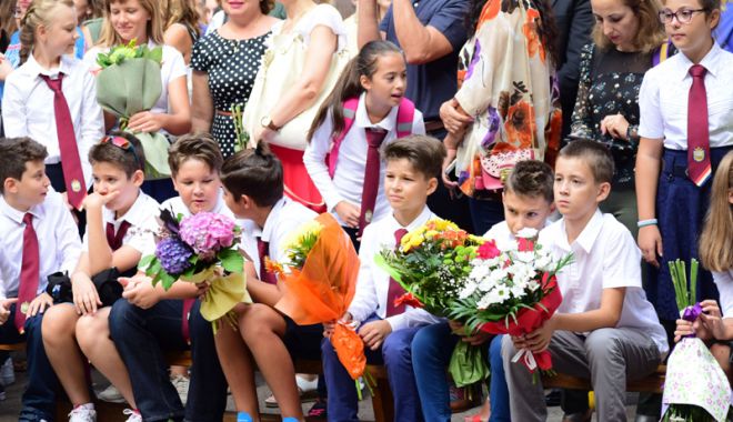 Vacanța mare devine mai mică! Ministrul Educației a stricat planurile părinților - fotofondcandincepescoala-1519220403.jpg