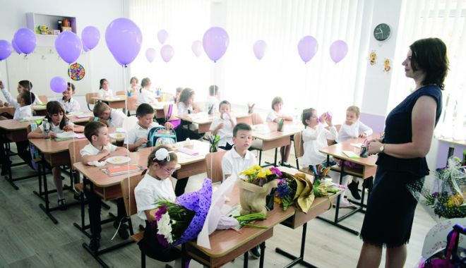 Când începe școala, la toamnă. Structura anului școlar 2018-2019 - fotofondcandincepescoala-1533139408.jpg