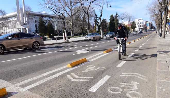 Constănţenii plâng după piste de biciclete. „Este sinucidere curată să mergi pe unele străzi!” - fotofondconstanteniiseplang-1609692947.jpg