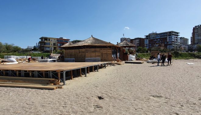 Construcții ilegale pe nisip. 