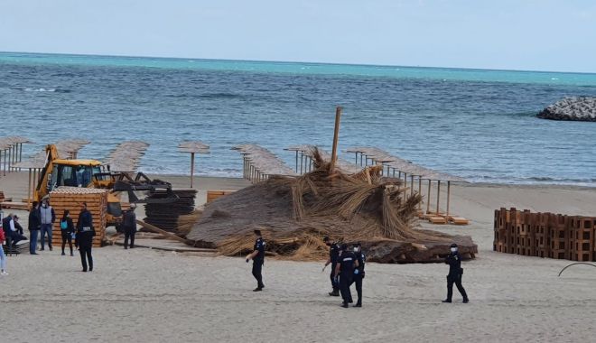 Jandarmii și procurorii au luat cu asalt construcțiile ilegale de pe plaja din Faleză Nord - fotofondconstructiiledepeplaja-1590166967.jpg