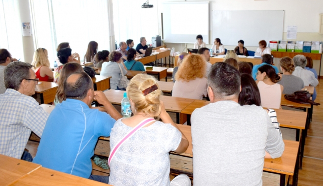 Educația din România, în colaps. Profesorii amenință cu greva, la toamnă - fotofondeducatie-1503679231.jpg
