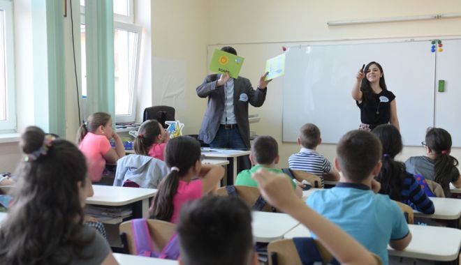 Elevii constănțeni pot câștiga 10.000 lei pentru proiecte dedicate comunității - fotofondeleviiconstanteni-1528468453.jpg