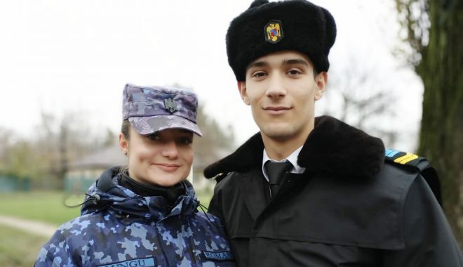 Frați de sânge și de... arme! Soră și frate, militari la marea paradă de Ziua Națională a României - fotofondfratidesangesiarme-1574897843.jpg