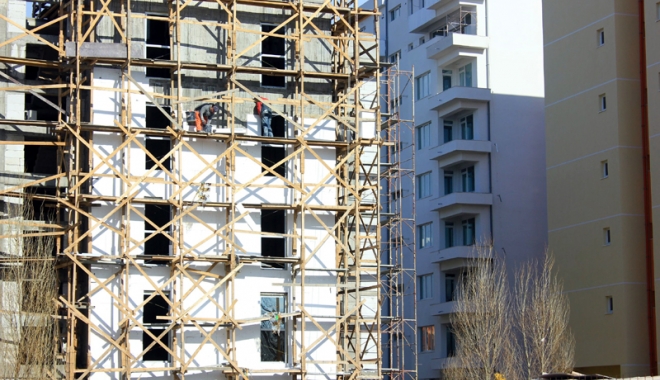 A început vânătoarea  de muncitori la negru! Lucrătorii  amendați, patronii riscă pușcăria - fotofonditmmuncitori-1459962332.jpg