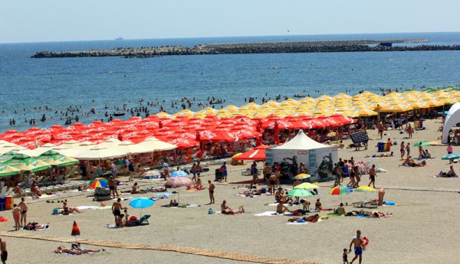 Lovitură pentru constănțeni și turiști: șezlonguri pe toate plajele reabilitate de pe litoral - fotofondmamaia14-1524759557.jpg