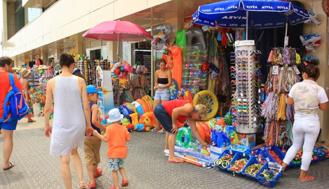 SCHIMBĂRI IMPORTANTE ÎN MAMAIA, DIN ACEASTĂ VARĂ. COMERCIANȚII, CEI MAI AFECTAȚI - fotofondmamaia41459362747-1461323187.jpg
