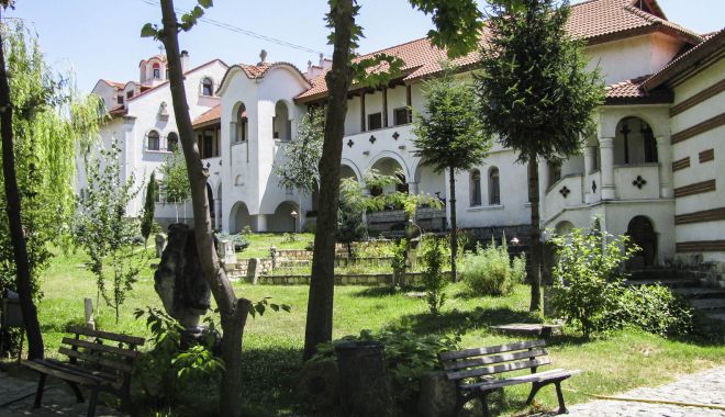 Suflete curate și liniște. Un alt fel de minivacanța de Rusalii, la mănăstirile Dobrogei - fotofondmanastirirusalii1-1560548587.jpg