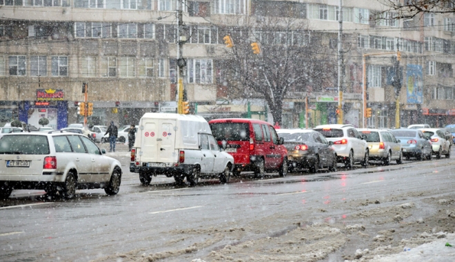 Circulație pe timp de iarnă. Atenție sporită dacă porniți la drum! - fotofondonouareprizadeiarna-1516546190.jpg