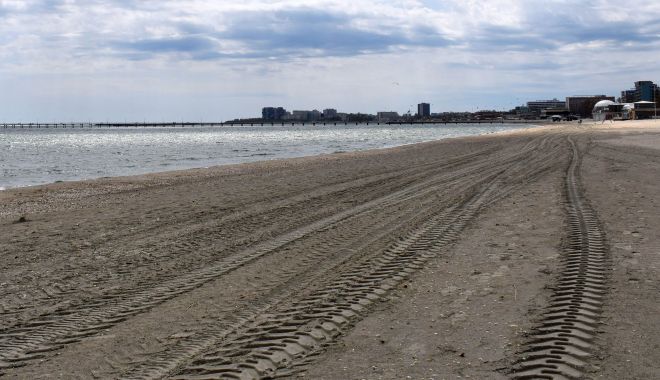 Plajele de pe litoral, curățate de construcțiile ilegale. Mai mulți operatori - amendați! - fotofondplaja-1592326024.jpg