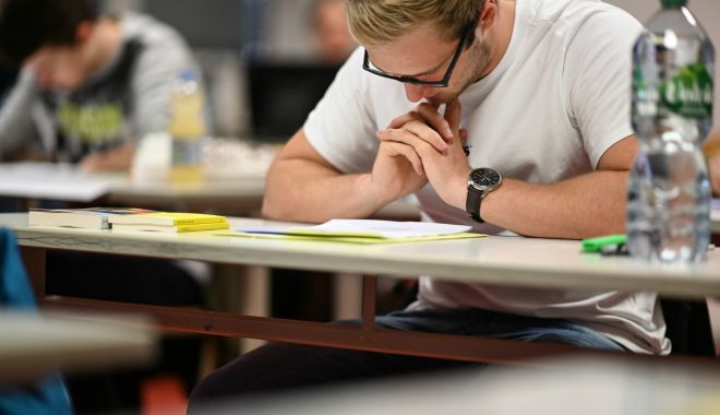 Pregătirea pentru examenele naționale, în linie dreaptă. Au fost publicate modelele de subiecte - fotofondpregatireexamene1-1573508242.jpg