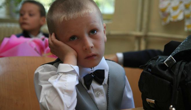 Repartizarea elevilor în clasele 0, în ordine alfabetică; învățătoarele - trase la sorți! - fotofondpremierarepartizareaclas-1583704955.jpg