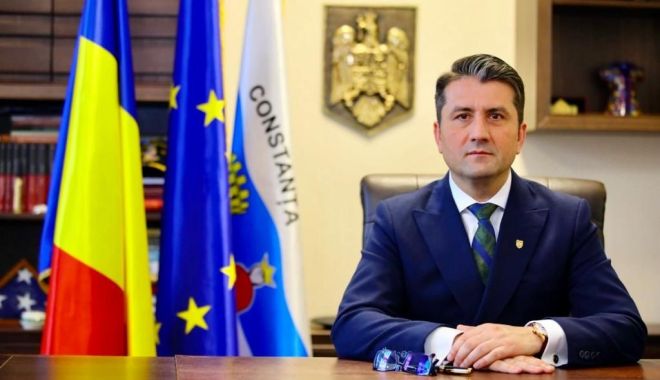 Primarul Decebal Făgădău: 