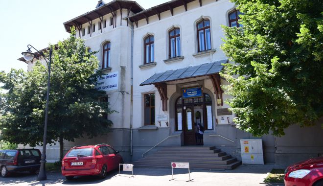 Profesorii modești, modele de viață pentru elevii de succes, la Colegiul  