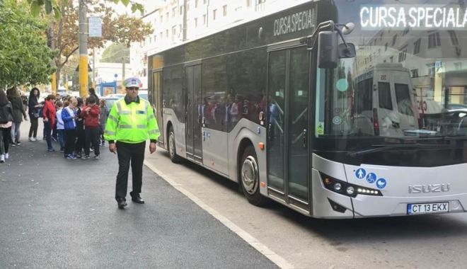 Proiect administrativ. Profesorii vor prelua elevii din stația de autobuz - fotofondproiectpilot4-1572032214.jpg