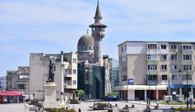 Parcări și pasaje subterane, construcții terasate pe versant și plajă urbană, în Peninsulă - fotofondpuzpeninsula-1570481205.jpg