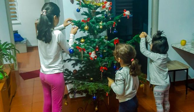 Copiii victimelor violenţei domestice îi cer lui Moş Crăciun o minune şi pentru mămicile lor - fotofondscrisoritulburatoare-1608480670.jpg
