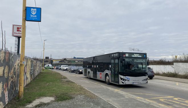 „Avem nevoie de staţii de autobuz în zona comercială de pe bulevardul Aurel Vlaicu!” - fotofondsolicitarestatie448-1608663443.jpg