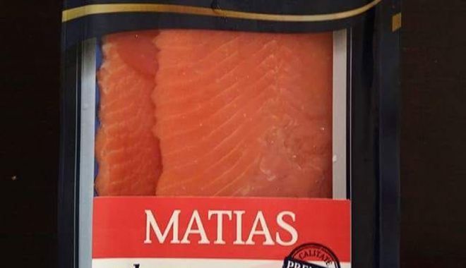 Păcăliți în ultimul hal! Somon făcut  din… hering, în magazinele din Constanța - fotofondsomon-1528210305.jpg