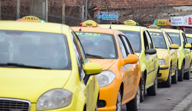 Constanța, plină de taxiuri pirat!  Poliția Locală se face că îi amendează - fotofondtaxi-1492956025.jpg