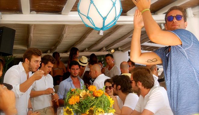 Lovitură pentru turism: terasele, închise la ora 23. Patronii restaurantelor, la un pas de proteste - fotofondterase4-1596378947.jpg