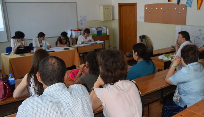 Ultima strigare pentru ocuparea posturilor vacante în școli. Sute de candidați la concursul județean - fotofondultimastrigare-1567711685.jpg