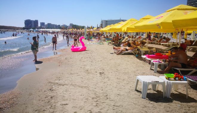 Valurile mari înghit plajele iar algele au invadat litoralul - fotofondvalurimariinghit2-1561746726.jpg