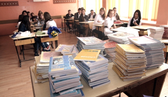 Vești bune pentru elevii de clasa a V-a. Vin noile manuale! - fotofondvestibuneclasaava-1508074072.jpg