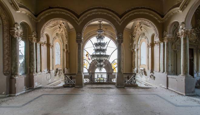 Distrugerea Cazinoului Constanța, surprinsă  de un fotograf francez - fotografiicazino6-1436100698.jpg