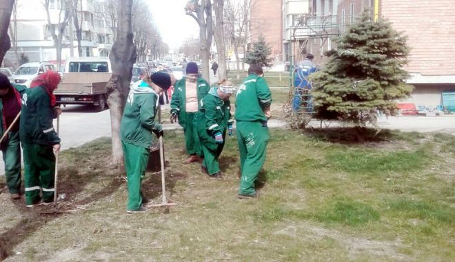 Primăria Mangalia  a dat startul curățeniei de primăvară.  