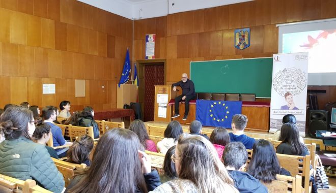 Proiectul Antrenat de Majorat a ajuns la peste 200 de liceeni din orașul Constanța - fotomirceacelbatran-1557925684.jpg