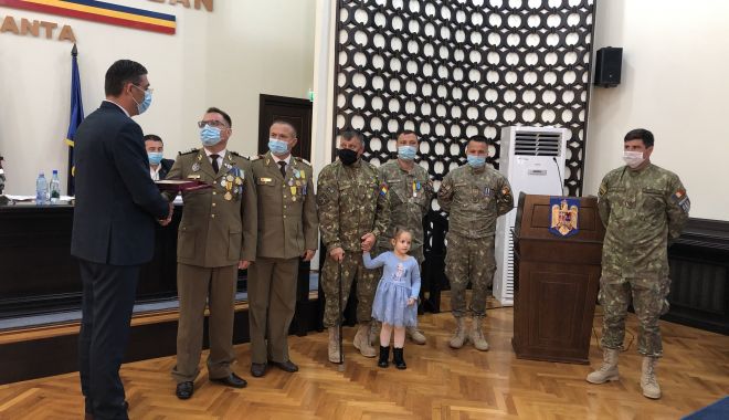 Maestrul Virgil Andriescu şi şase militari eroi, Cetăţeni de Onoare ai judeţului Constanţa - fotoprintfondmomenteemotionante-1600970198.jpg