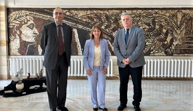 Ambasadorul Statelor Unite ale Americii a vizitat Universitatea „Ovidius” - fotouoc-1679924713.jpeg