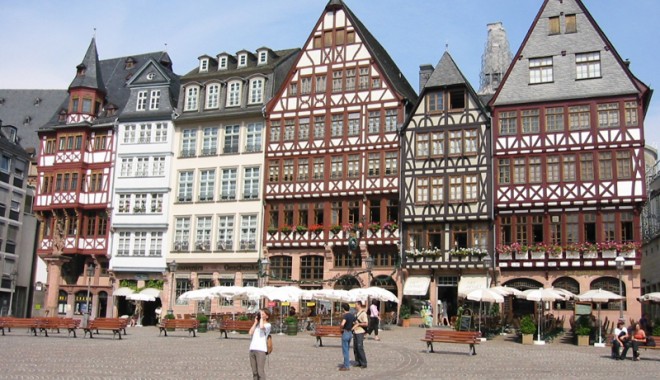 Vacanțe versus bunuri materiale - frankfurt-1315585656.jpg