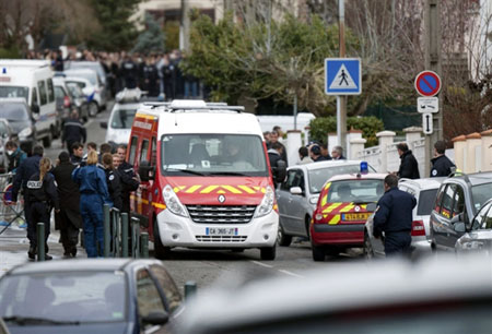 Tragedie în Franța: trei copii și un adult uciși în fața unei școli - franta-1332164417.jpg
