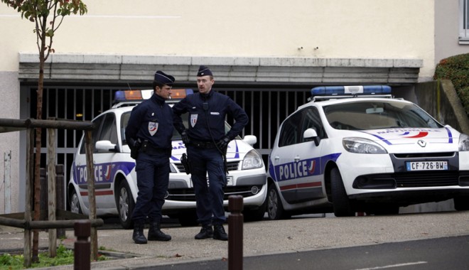 Român arestat în Franța după ce  a cumpărat un bebeluș - franta-1350826149.jpg