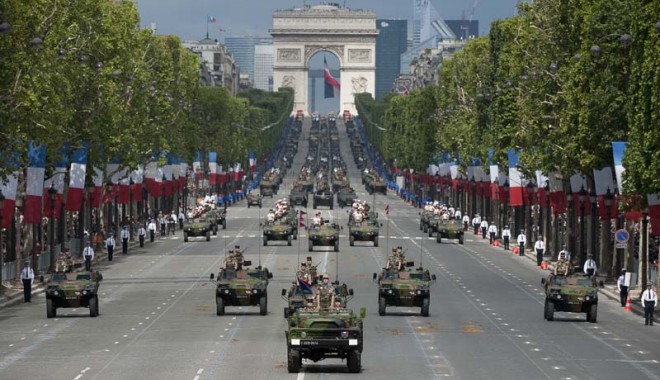 Paradă militară la Paris, de Ziua Națională a Franței - franta-1373818636.jpg