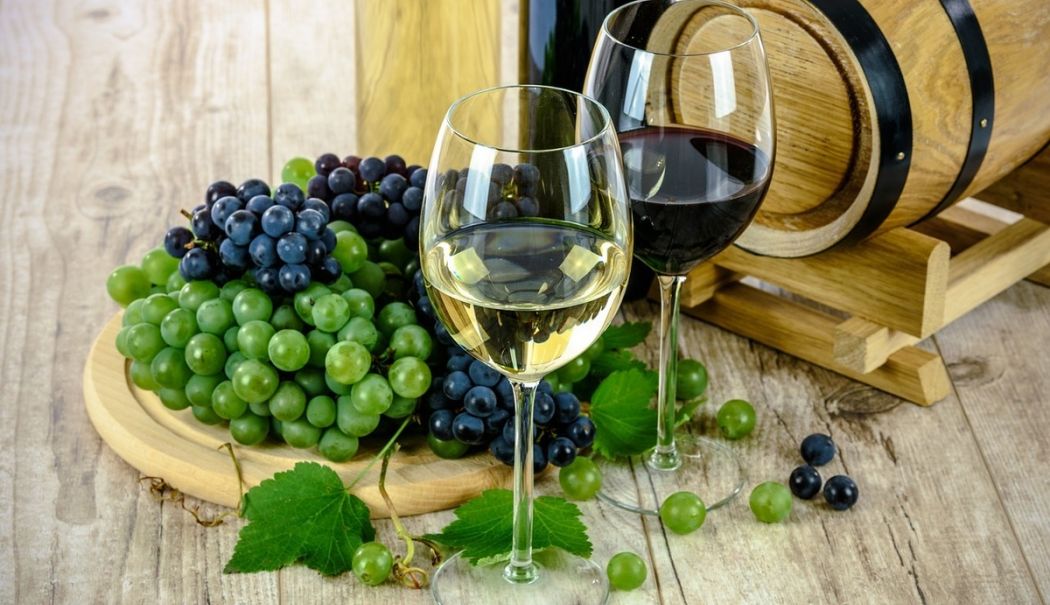 Producătorii francezi de vin și brânzeturi spun că tarifele americane îi vor lovi din plin - franta-bautura-1752498433.jpg