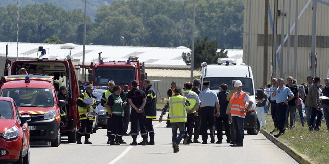 Galerie foto. ATAC TERORIST în sud-estul Franței. Atacatorul spune că e membru ISIS - franta1-1435324042.jpg