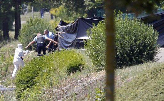 Galerie foto. ATAC TERORIST în sud-estul Franței. Atacatorul spune că e membru ISIS - franta2-1435324047.jpg