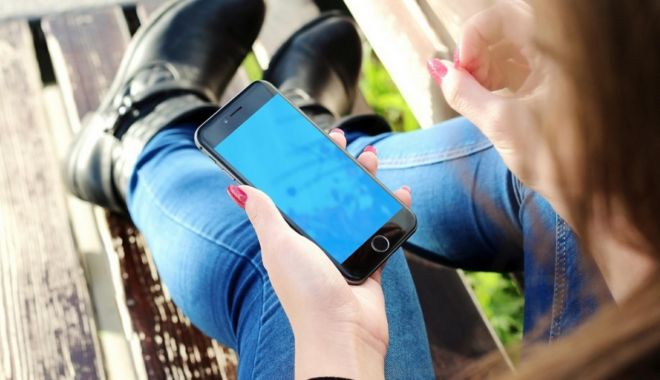 O nouă fraudă online în România: SMS-ul pe care NU trebuie să-l citești!