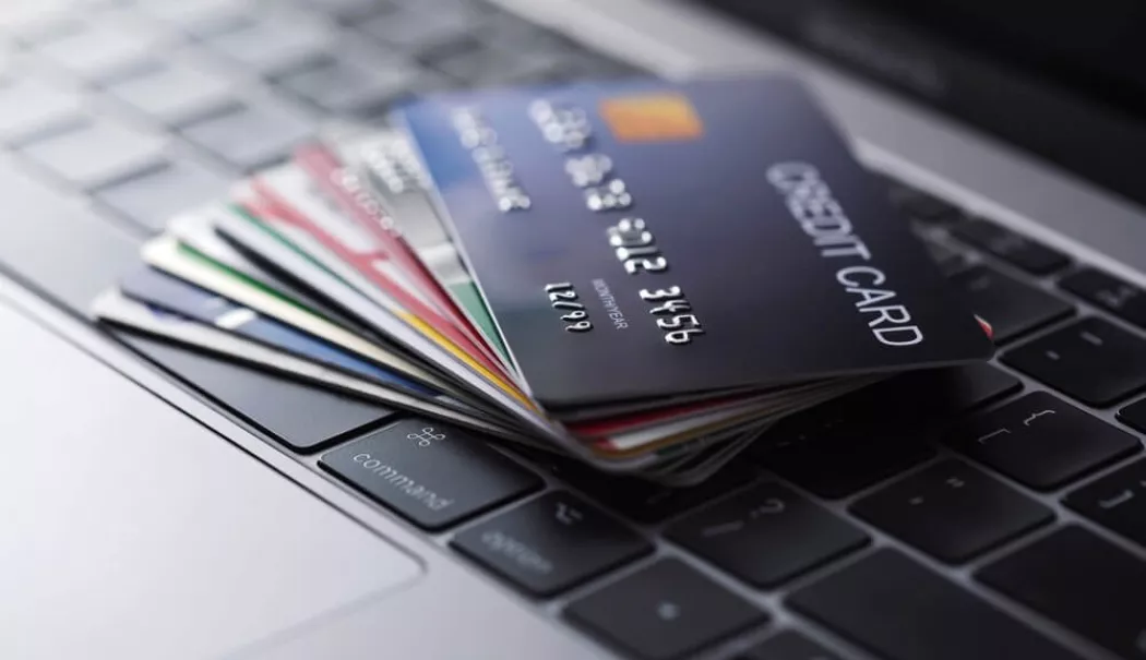 Șoc pentru un bărbat. S-a trezit cu datorii uriașe fără să fi cerut vreun credit - frauda-carduri-iasi-1783404224.webp